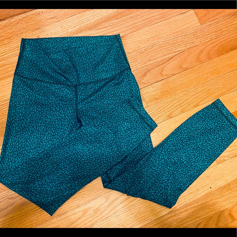 Like new size 6 lululemon align or wunder under